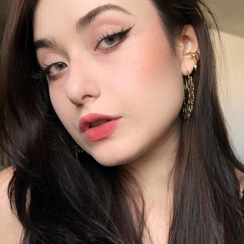 Minimal makeup + ojos protagonistas